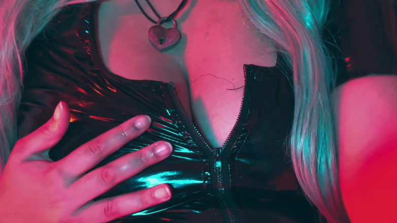 Cutiepiie Chubby: Morrigan &amp; the Substance - Latex, punčocháče Nádivka a chodidlo