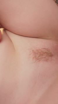 Nerd nevlastní bratr šuká těsnou kundičku Kateriny Deville v hardcore sex relaci