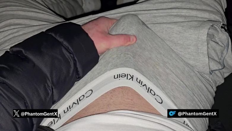 PhantomGentX: Duitse jongen met voorvocht in grijze CK trekt zich af...