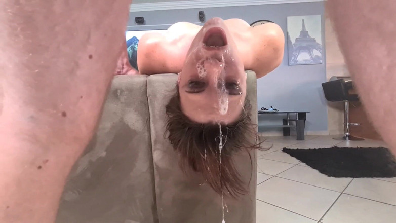 domslutfucker: 겸둥이 창녀를 위한 탱탱한 거꾸로 얼굴 섹스