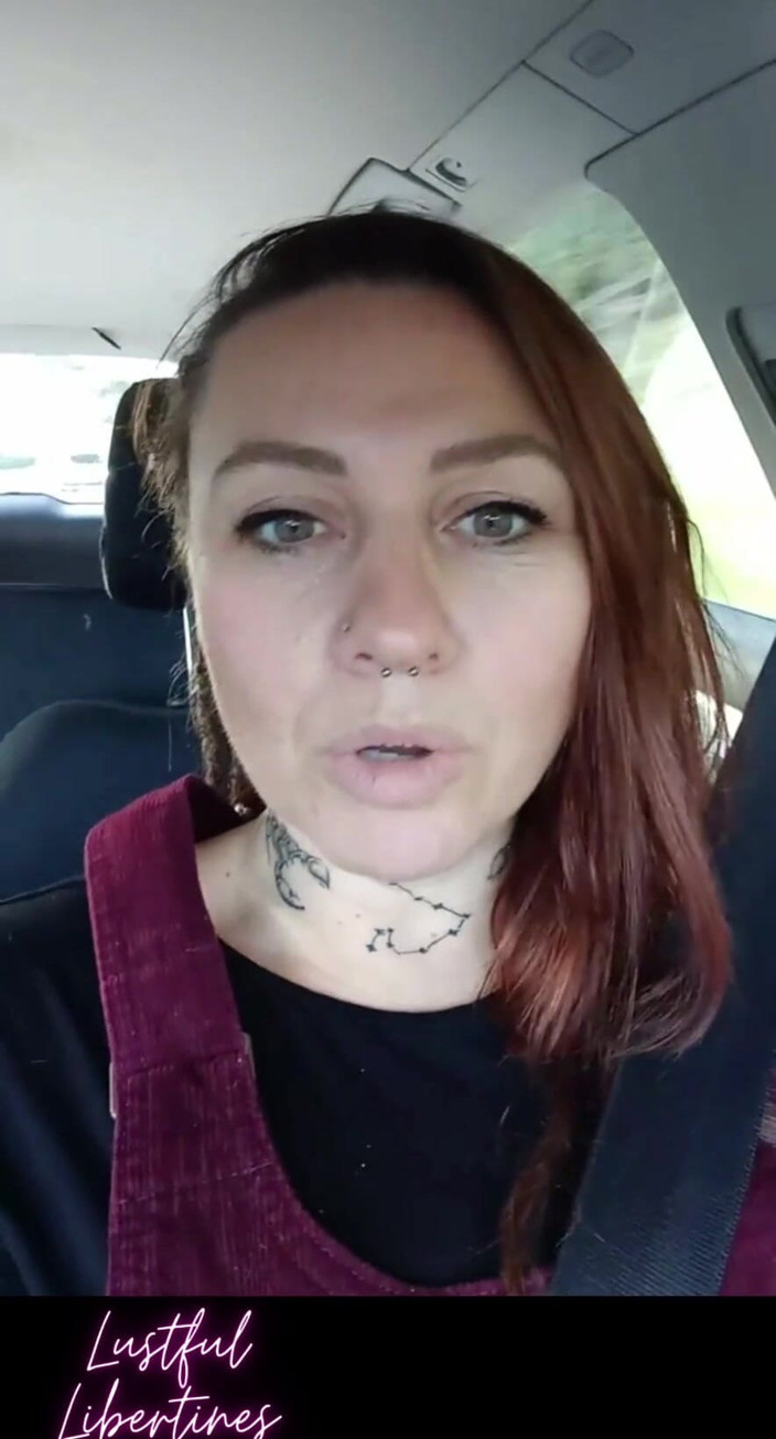 Lustful Libertines: Discuție cu perna - cum am descoperit Pee Kink