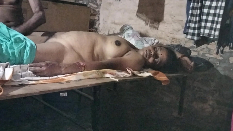 Thokuram: Pati Patni Ki Rangin Rat
