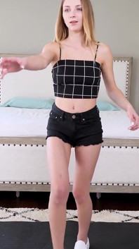 Amateur teen macy meadows squirts all over casting agent - Pov