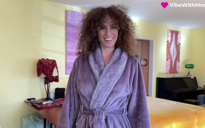 VibeWithMommy: Macecha a nevlastní syn tajná záležitost část 1! Máma se svléká a...