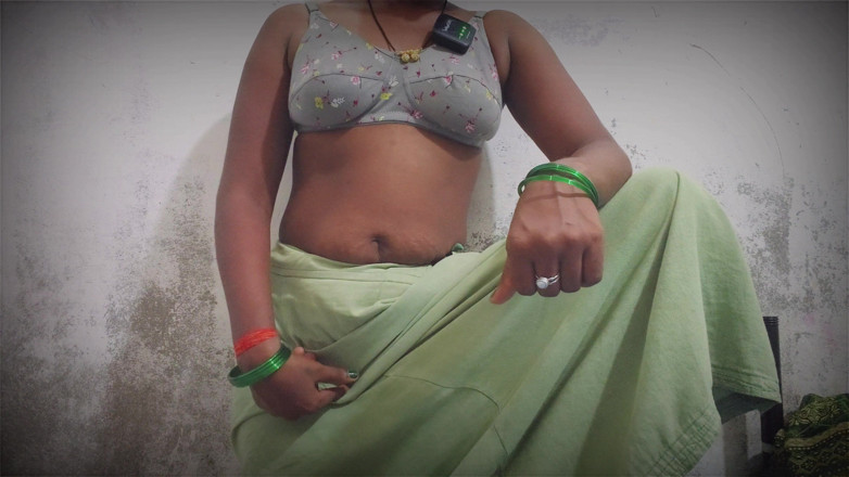 ExcitedWomen: Allein indisches dorf, frauen, bhabhi, will ficken
