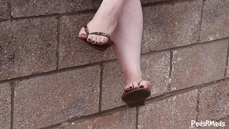 PedsRMeds: Little Miss Rya Flip Flop Popping Outside