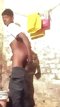 Un Indien baise au bureau, demi-sœur, garçon gay