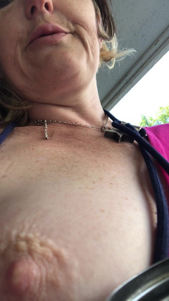 MistressWriggler: डलास, टेक्सास में मेरे बड़े काले का कौमार्य खोने पर चाय गिराना