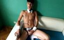 Idmir Sugary: Tatuada twink em traje pornô masturbando e gozando - casting