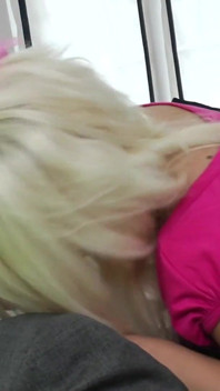 สาวผมทองซนๆ โดนลุงแก่เงี่ยนเย็ดคาหี
