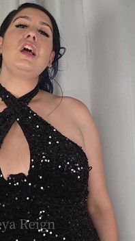 被当一个荡妇并被生日女孩女性化
