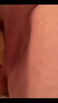 Honeyfleur kåt knullar stor dildo stönande