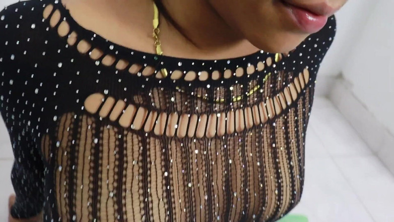 Perlahot69: 스페인어 포르노 - 운동하는 의붓여동생과 자지로 도와주는 의붓여동생