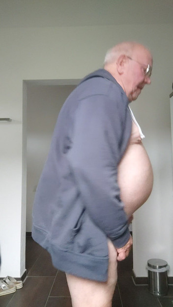 Karlchengeil: Bogel Di Bilik Air Saya Saya Mengawal Pantat Saya Untuk...