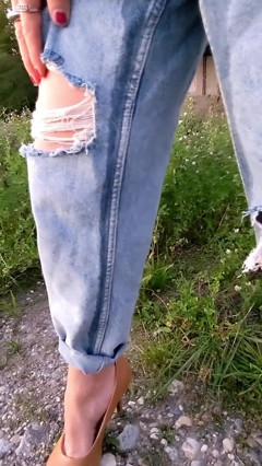 Outdoor Wetting! Tranny Girl Is Walking Through the City with Piss-filled Jeans! thumbnail