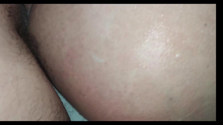 Aminaarab: 阿拉伯同性恋洗澡的屁股操我朋友的屁股并操那个屁股