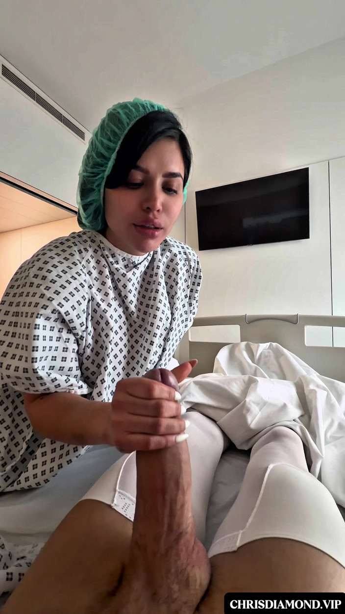 Chris Diamond: Une patiente se fait baiser à l’hôpital et reçoit un creampie