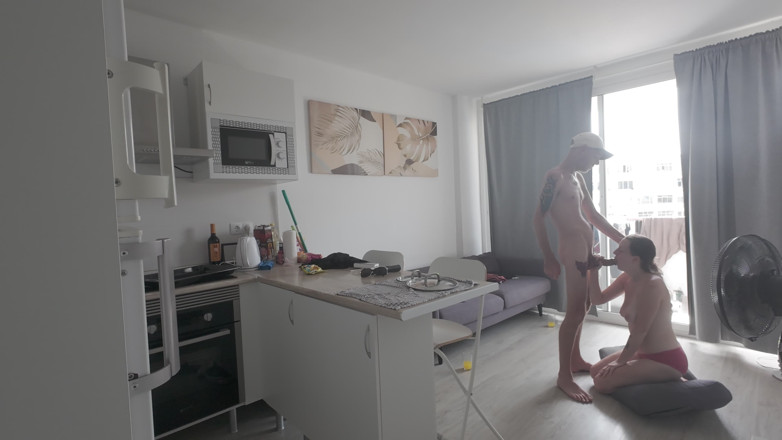 SkinnyWithAHugeDick: How I Went From Tidying the House to Have Cum...