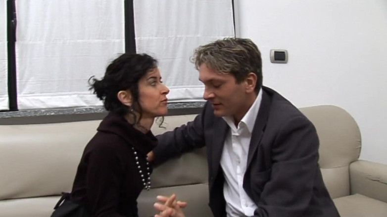 Milf in Love: Hot brunette Italian slut