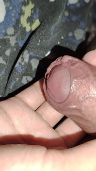 Tajně jsem použil ruku své nevlastní sestry a vystříkal se jí do dlaně