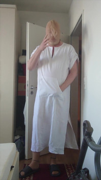 Carmen Nylon Jongen in Witte Kaftan En Panty