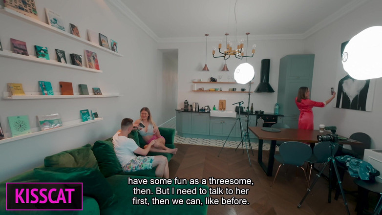 KissCat: S6e2 Bts Pt1: Příjezd Zlata Shine, Výběry Oblečení a Kouření...