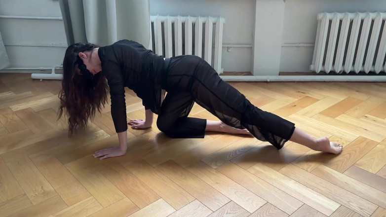 Skinny_lady69: 穿着透明衣服的性感伸展