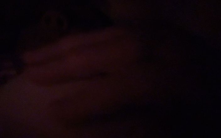 Wettyy: 玩弄我的天然奶子