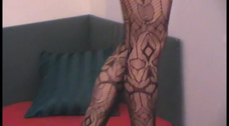 Foot Girls: Pantyvoeten vullen zich in de mond