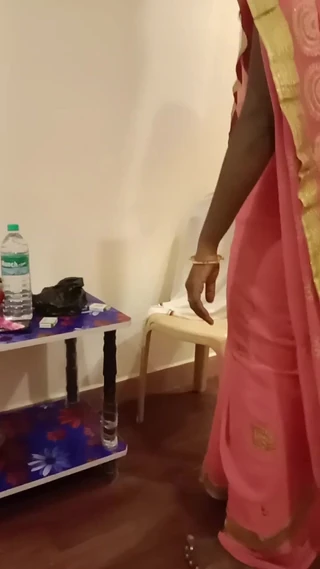 RenuRaj: Desi Tamil Slut Wife’s Big Ass Teased in Saree Post-hotel -...