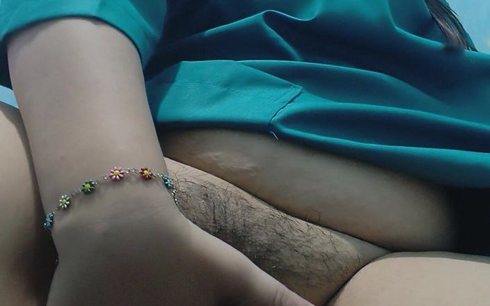 Purple sex: Lan truyền của một y tá trẻ cô đơn