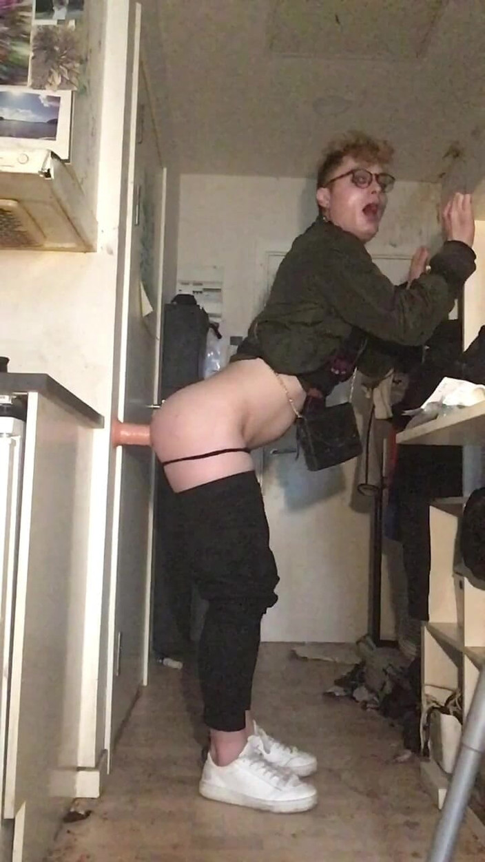 Sissy Cindy Slut: Сіссі дівчина веселиться