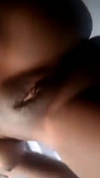 Dildoqueen igen under onanerar