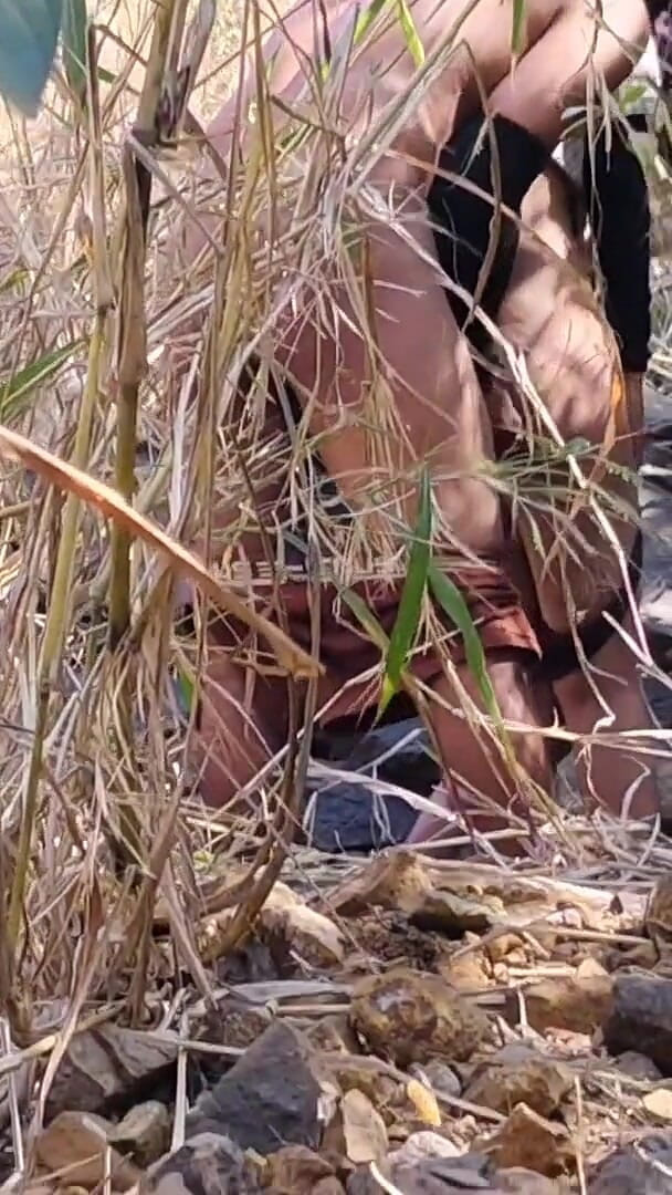 Sexy biwi: Ich Habe Meine Alte Freundin Im Wald Gefickt