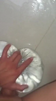POV bath solo upplevelse handgjorda leksaksversion Shayan Deniz