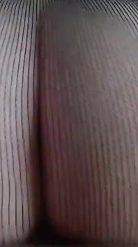 Jag knullar min heta unga styvsysters stora röv i sexig bodysuit!