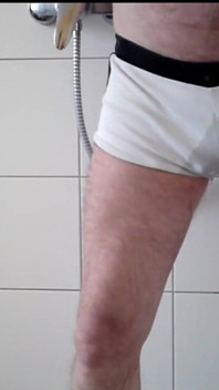 Pissing in Short