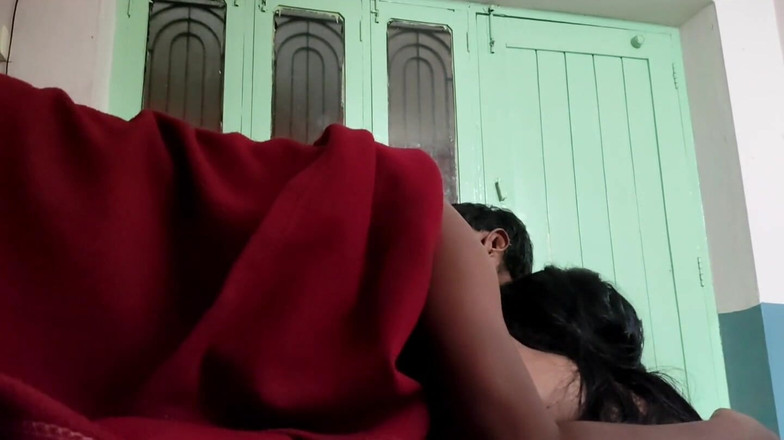 Hindiaudioadda1: Seks analny pod kocem