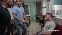 Scopata cruda nel ristorante etero all'aperto