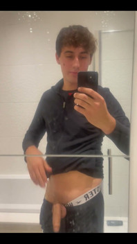Anyone Wanna Cum Get Me Hard