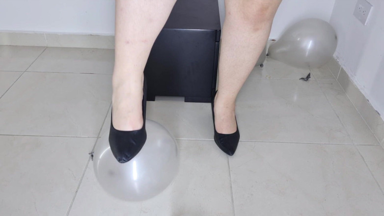 Alice H: บอลลูนเด้งด้วยส้นเท้าของฉัน