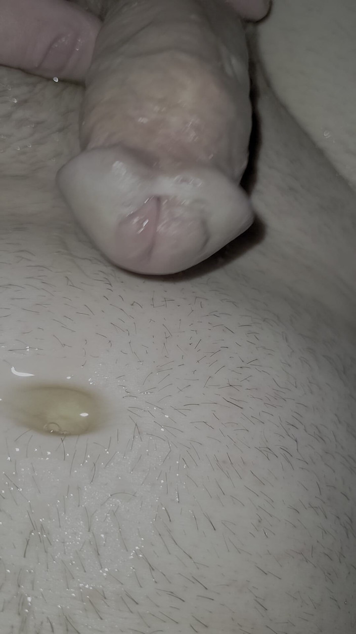 On Cloud 999: Ragazza doccia piscio in culo