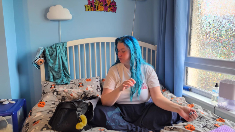 Alice_Mayflower_Scottish: Большой черный член сентябрь 2025 г. - Соло-девушка - SFW