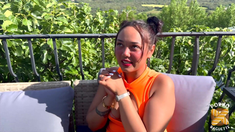 Porno Baguette: Elektra, ładna dziewczyna, zostaje zerżnięta przez dwa kutasy
