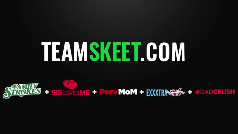 Team Skeet: larka apne phlait men shaukiya laal baalon vaali beb ko...
