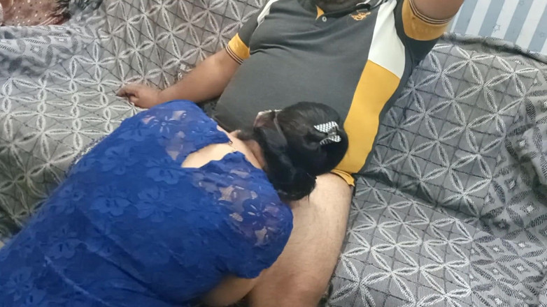 aliabegum: Jururawat Malayali mengurut zakar besar dengan handjob pengakhiran yang bahagia