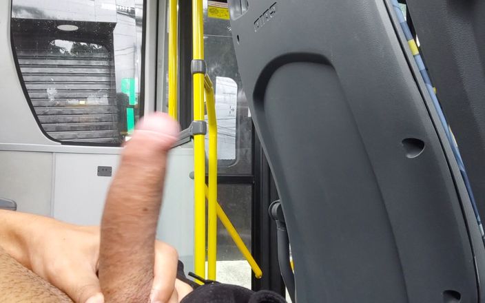 Lekexib: Xuất tinh trên xe buýt