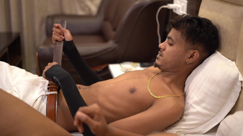 Pankaj Gupta: Il personale dell'hotel ha agito maleducatamente sesso hardcore tejaswani