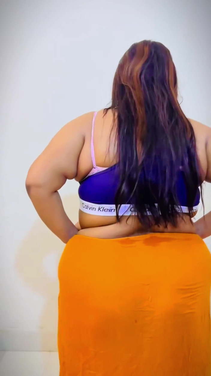 Your Boy's Cum: 喀拉拉邦的大屁股印度泰米尔熟女试图勾引她丈夫的朋友得到肛交