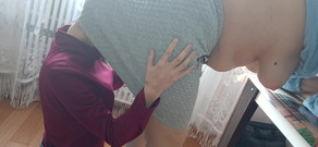Lesbian-illusion: Nós nos revezamos lambendo a bunda do nosso chefe para...